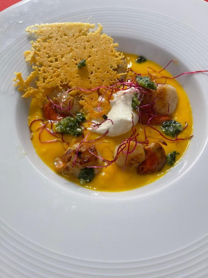 Logis Hotel Restaurant Cazes Arazat Laissac Экстерьер фото